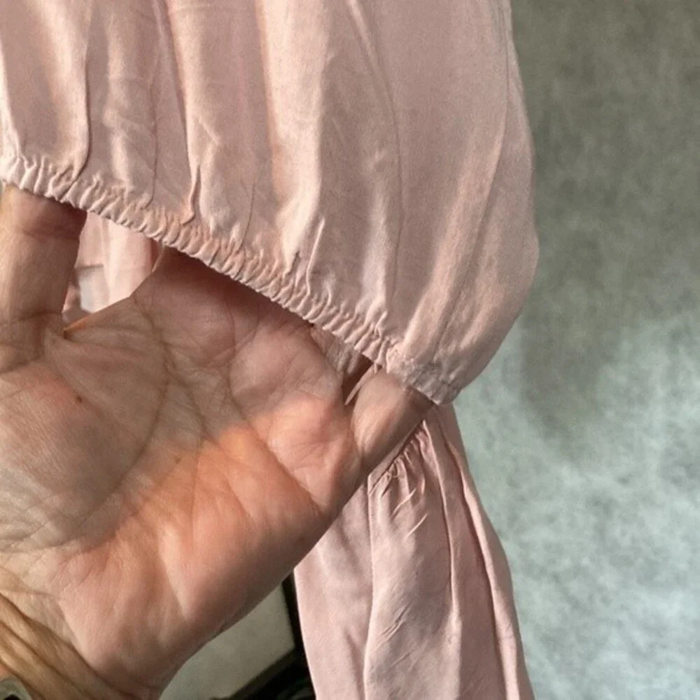 SIMPLY VERA Ruffle Trim Pink Women's Blouse Relaxed Fit Lightweight Medium NWOT!